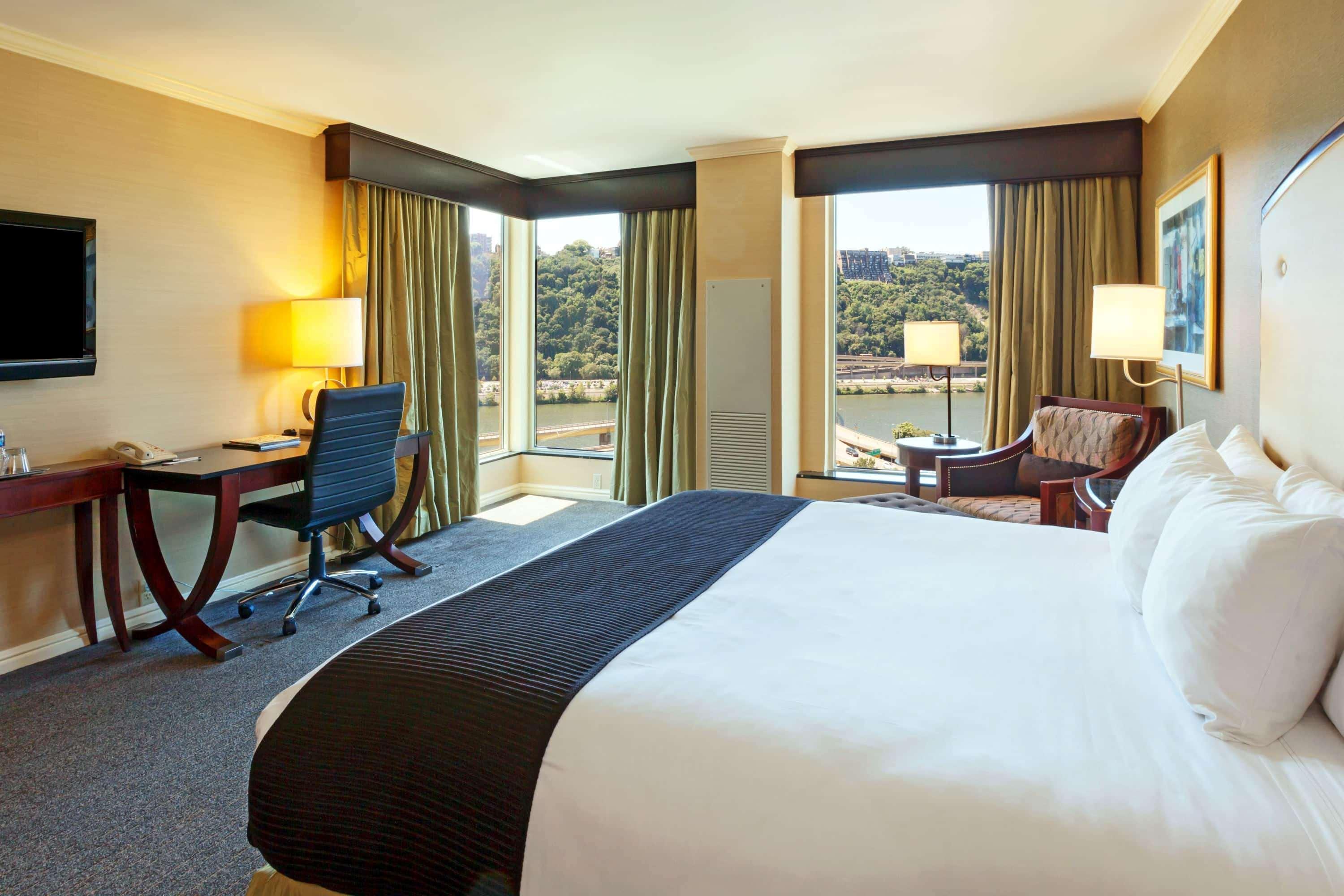 Wyndham Grand Pittsburgh Hotel Bagian luar foto