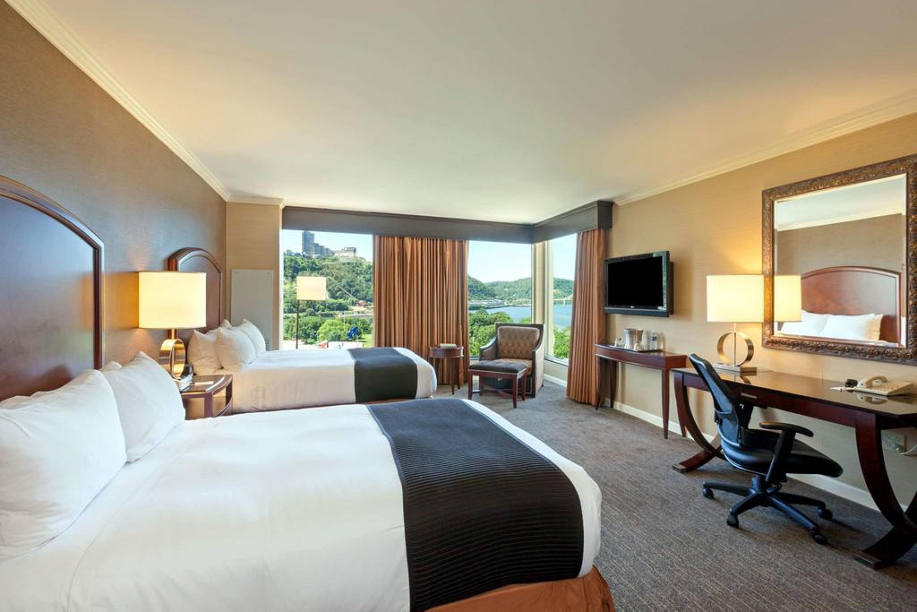 Wyndham Grand Pittsburgh Hotel Bagian luar foto