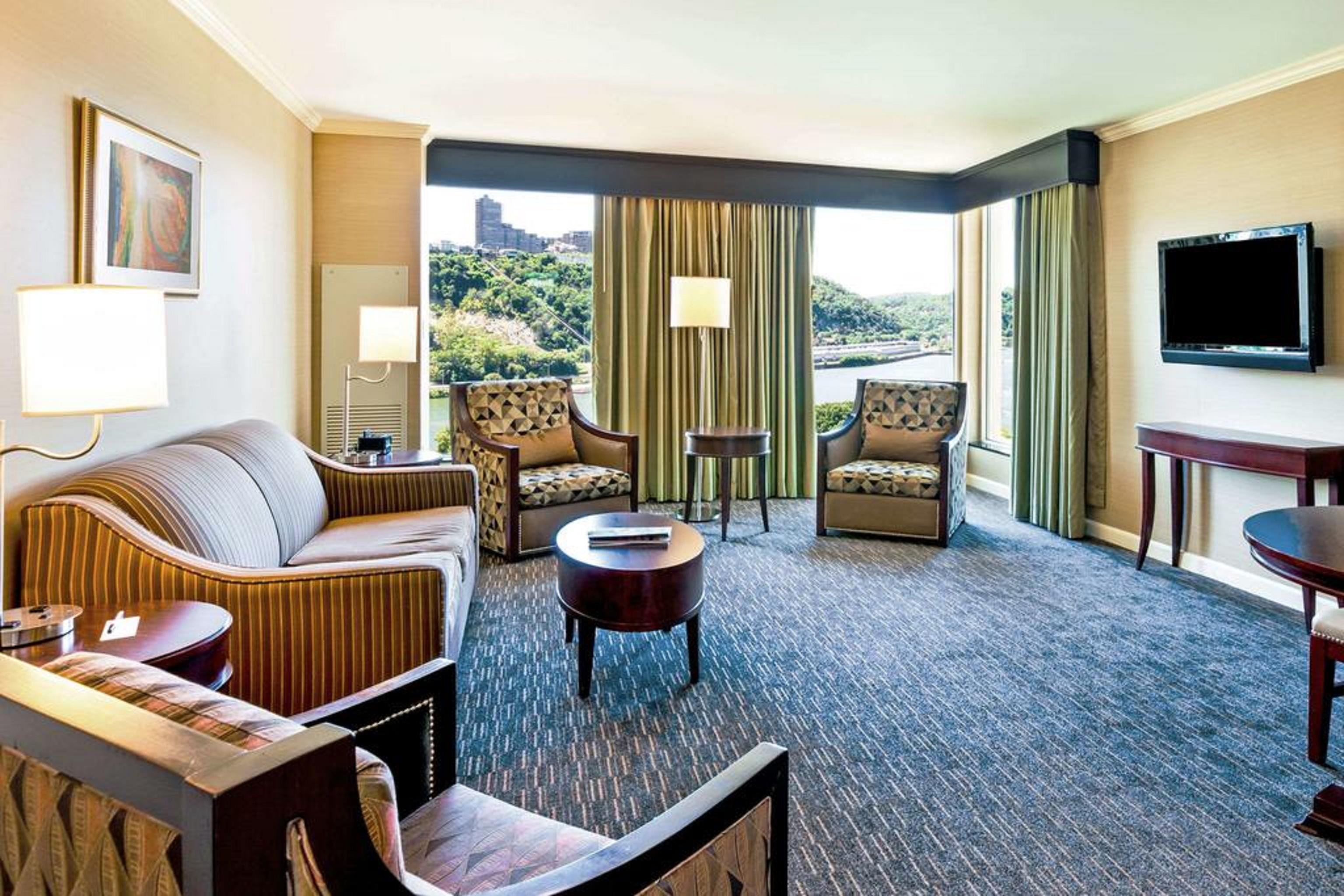 Wyndham Grand Pittsburgh Hotel Bagian luar foto