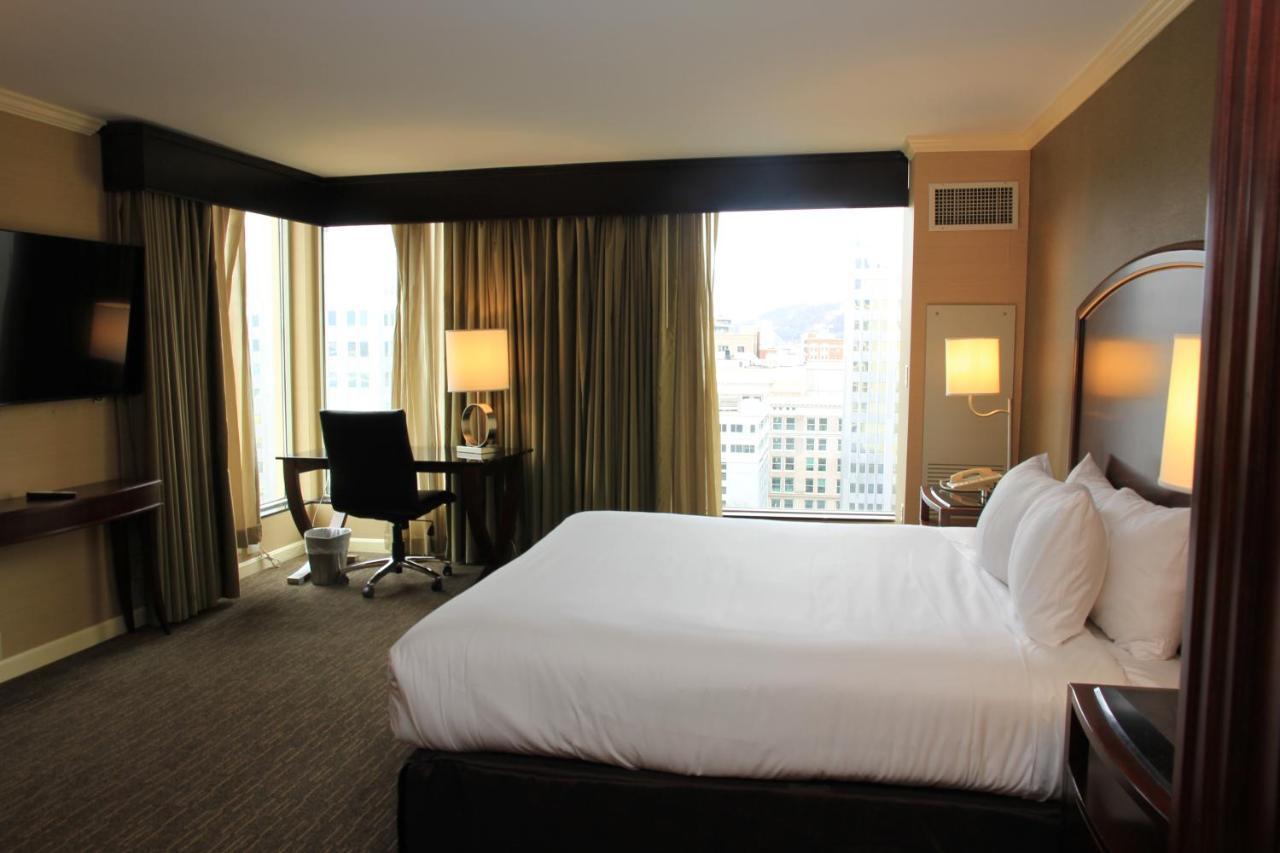 Wyndham Grand Pittsburgh Hotel Bagian luar foto